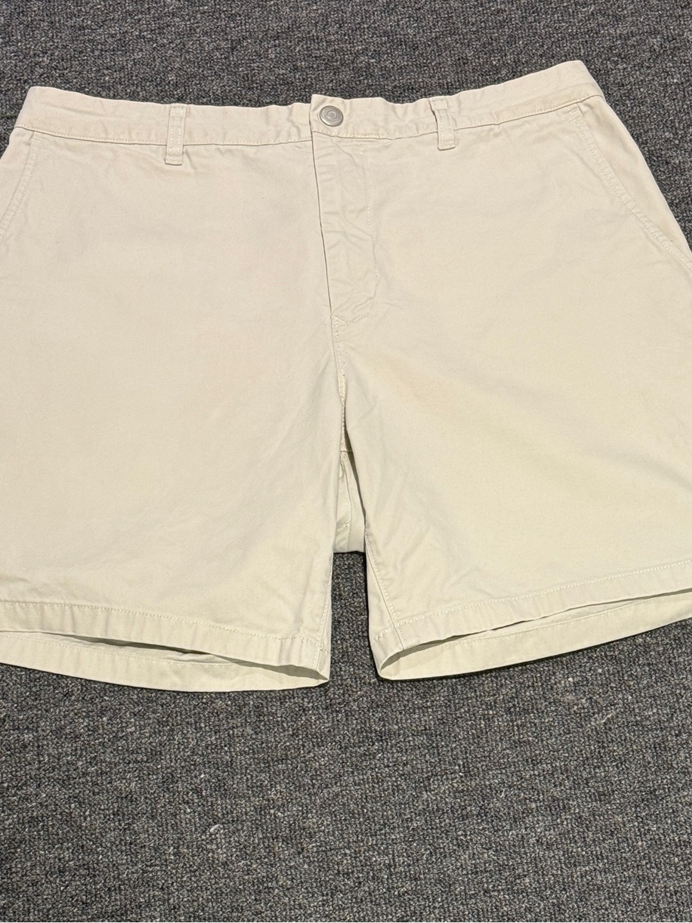 Bonobos Men's Flat-Front Shorts in Light Cream (34 Standard Fit)